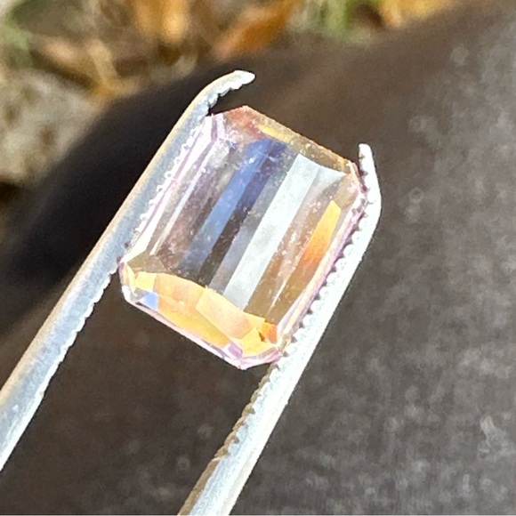 2.6 Cts Natural Bolivian Ametrine - Picture 11 of 17